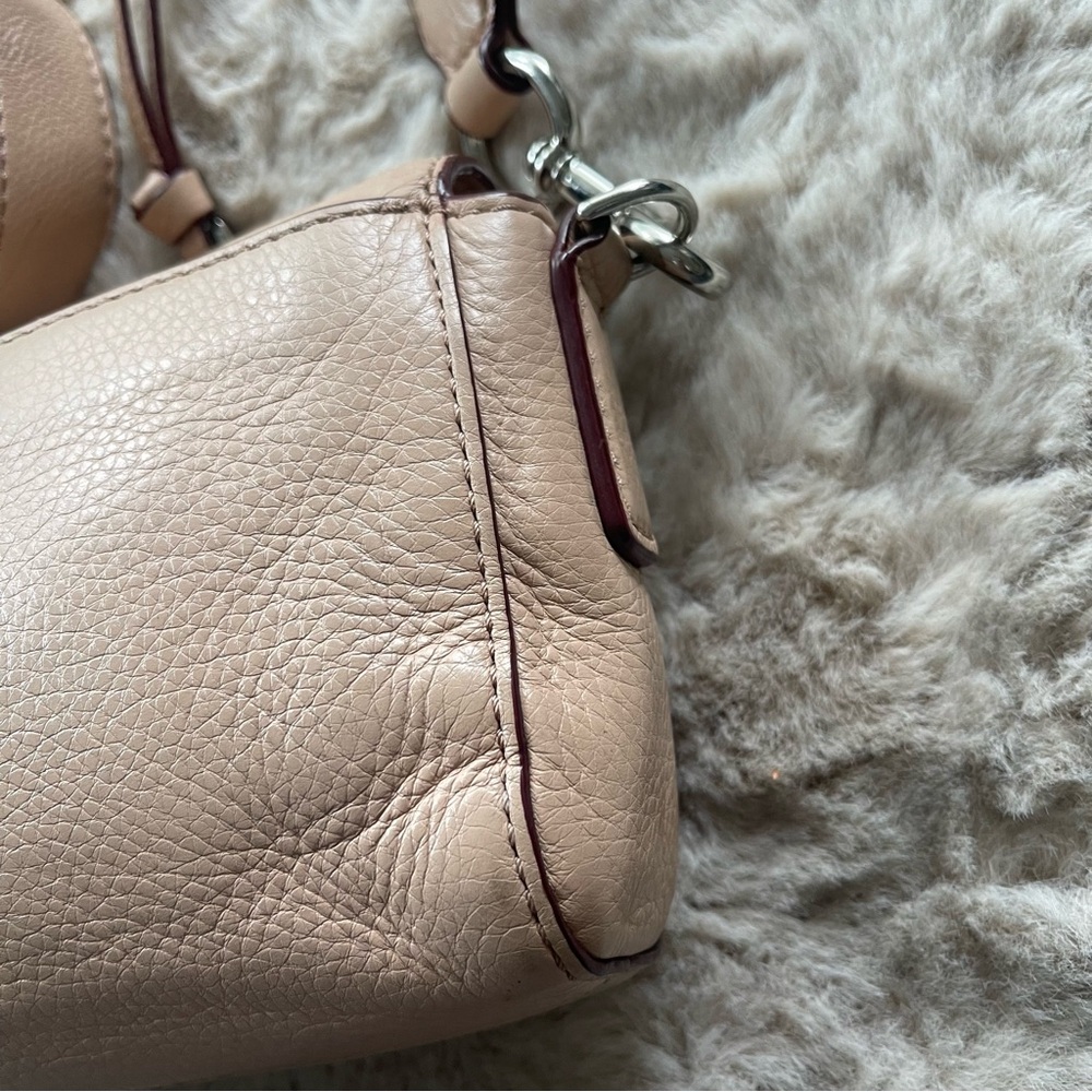 Marc Jacobs Soft Peach Leather Crossbody - Picture 11 of 16
